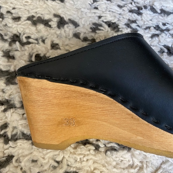 No. 6 Black Leather Clogs - Picture 5 of 5